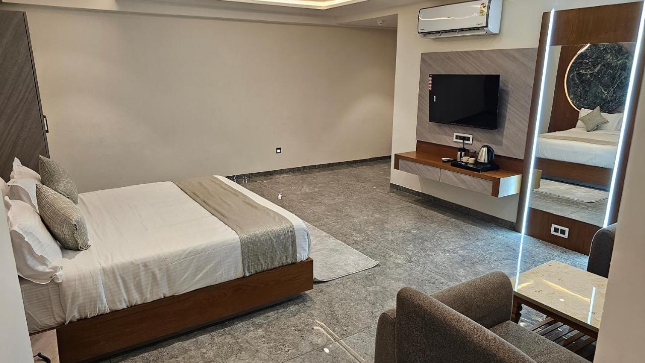 Rds Hotel Ahmadábád Kültér fotó