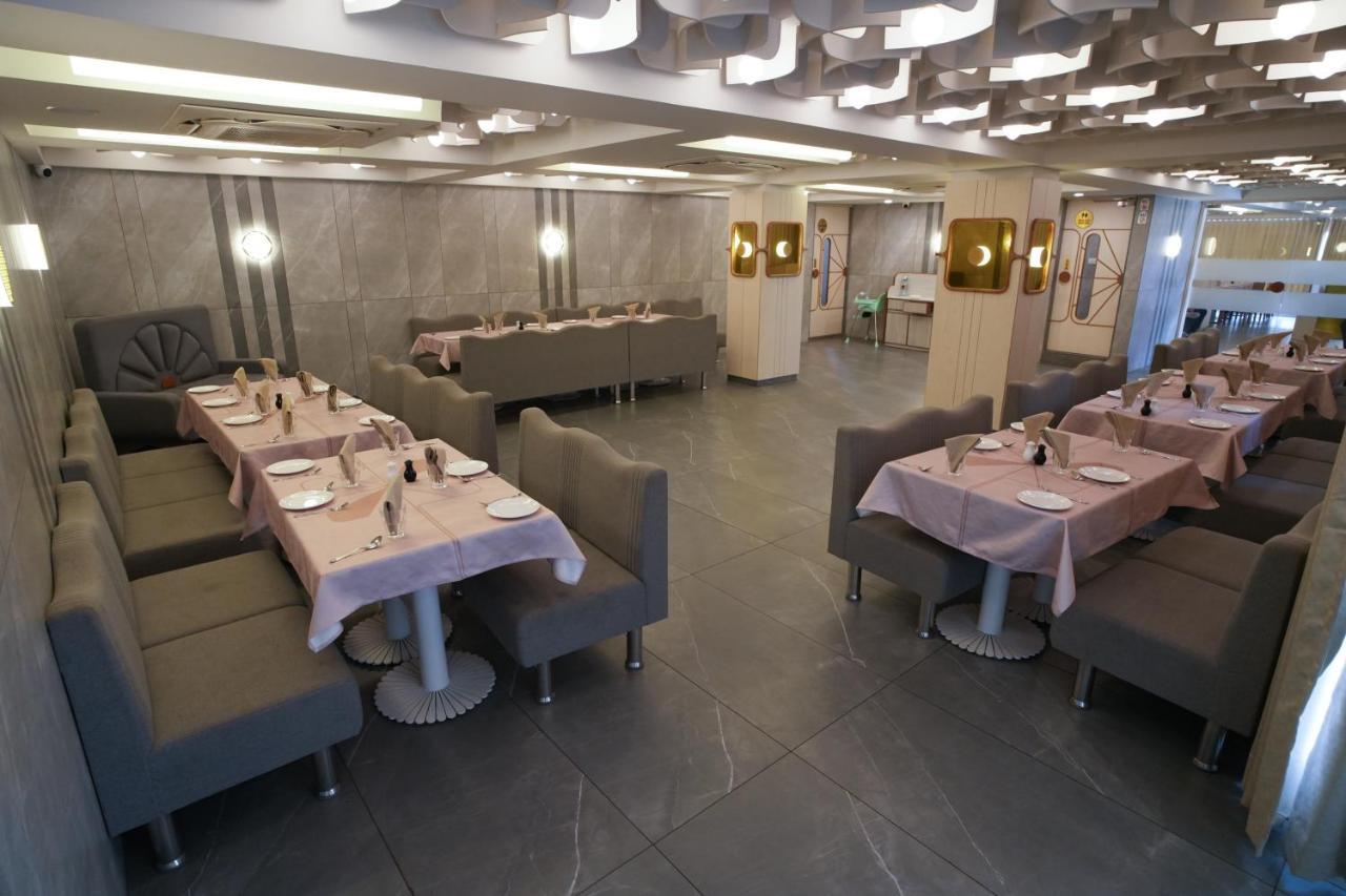 Rds Hotel Ahmadábád Kültér fotó