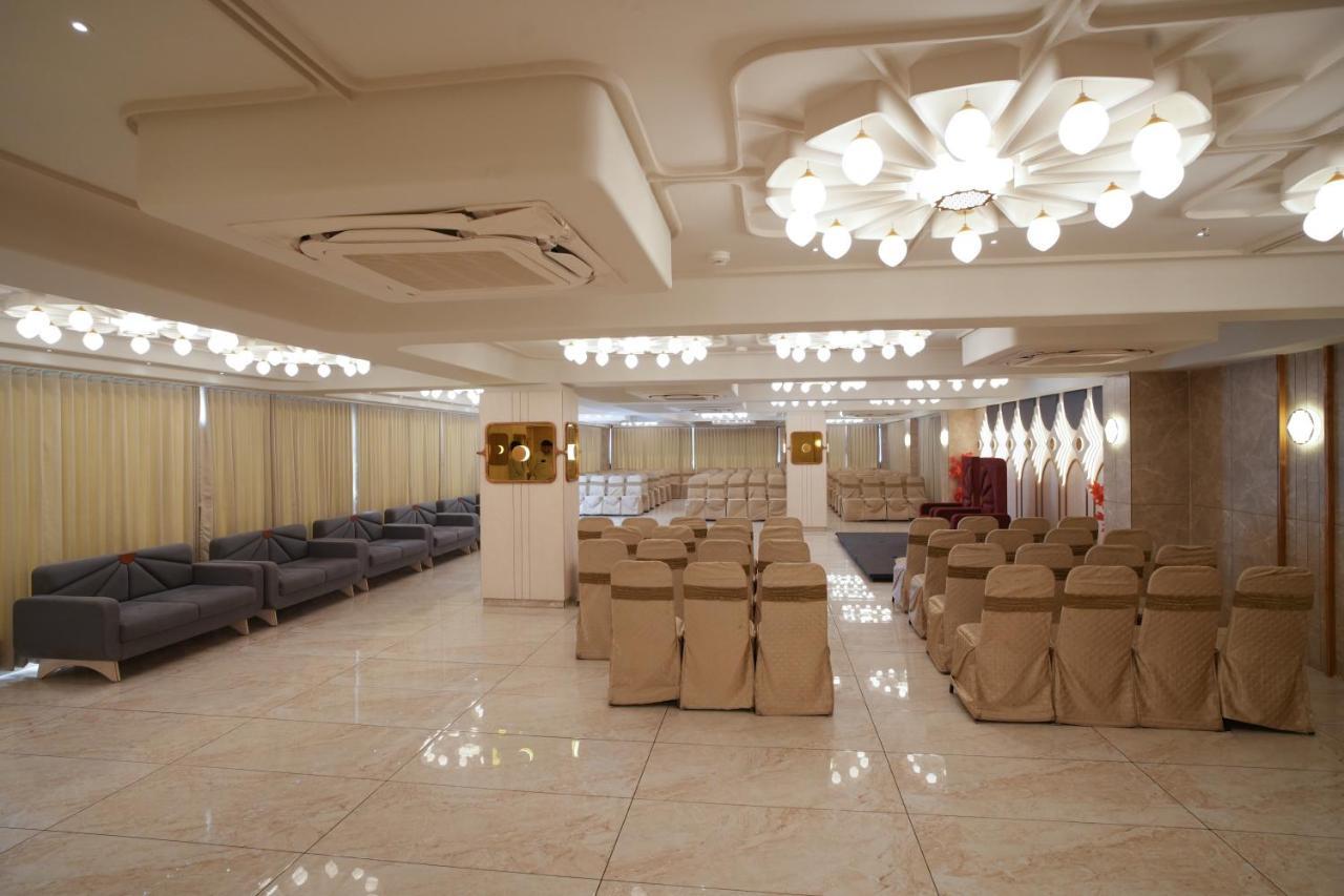 Rds Hotel Ahmadábád Kültér fotó