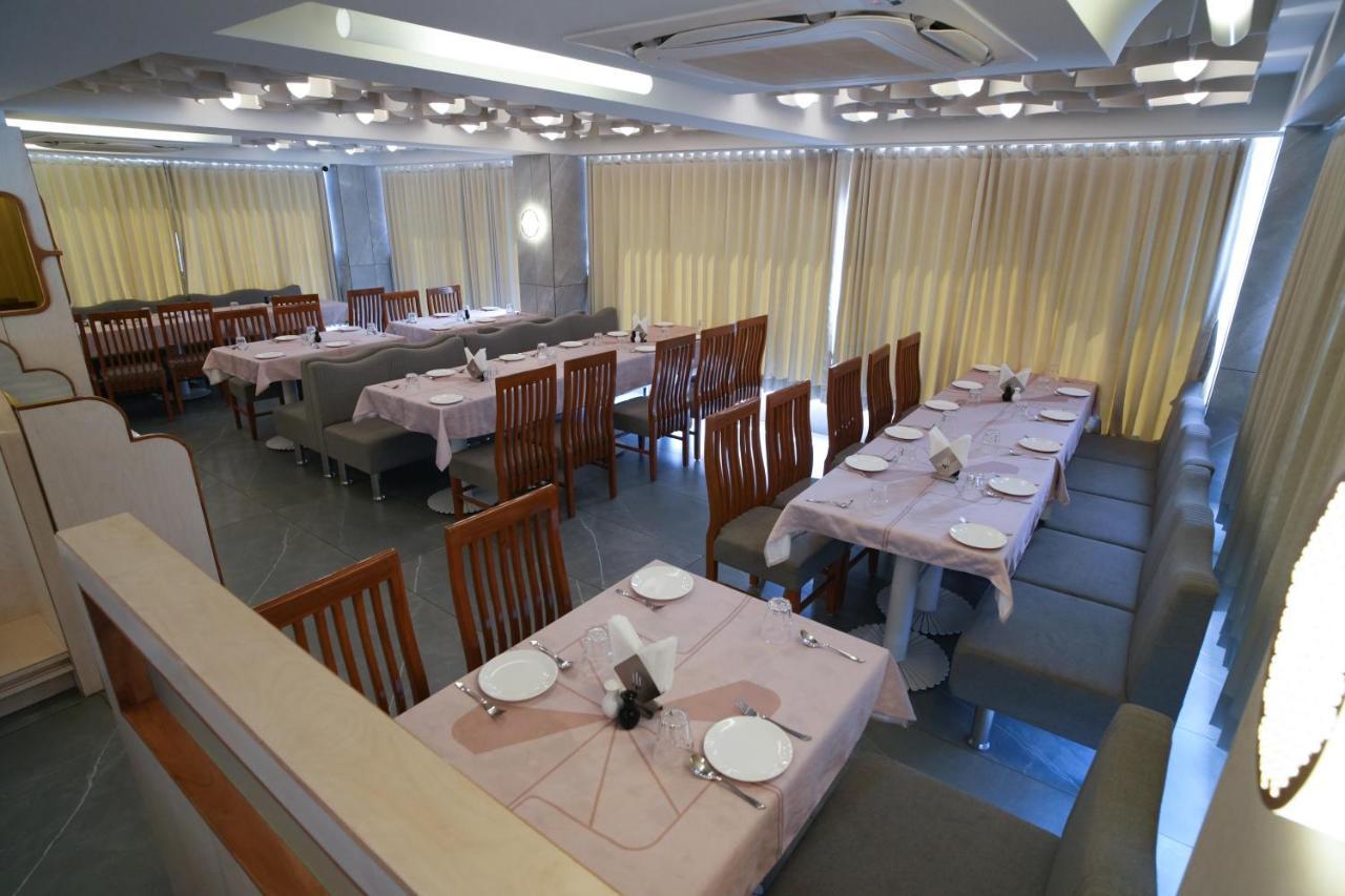 Rds Hotel Ahmadábád Kültér fotó