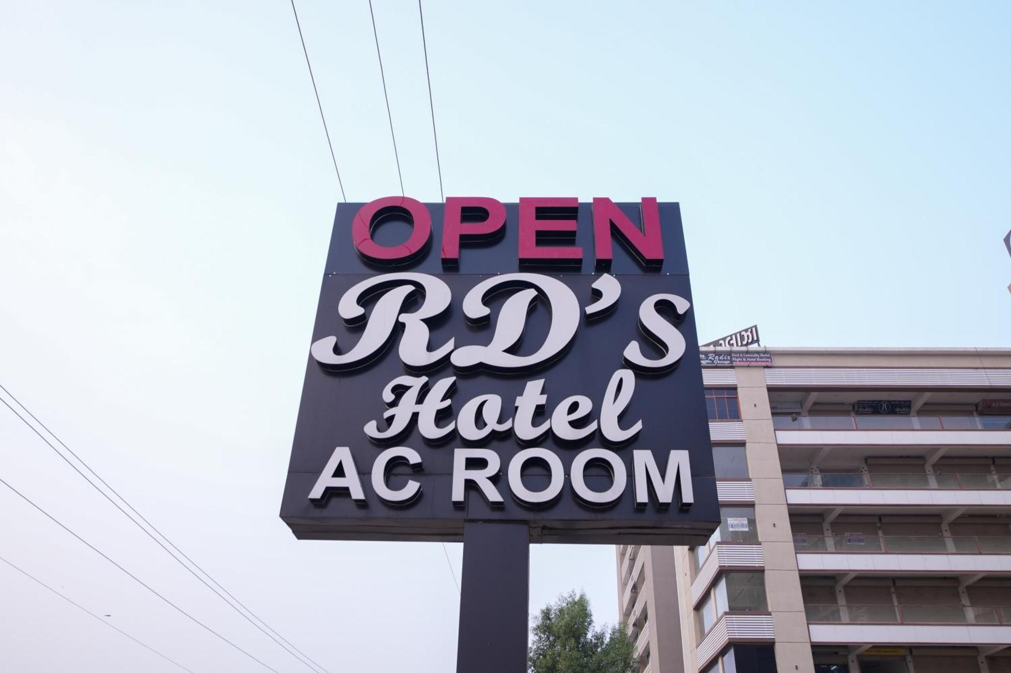 Rds Hotel Ahmadábád Kültér fotó
