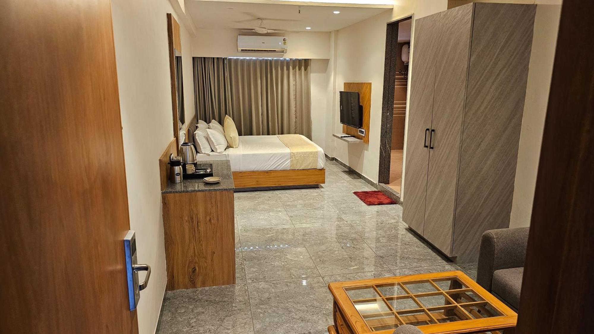 Rds Hotel Ahmadábád Kültér fotó