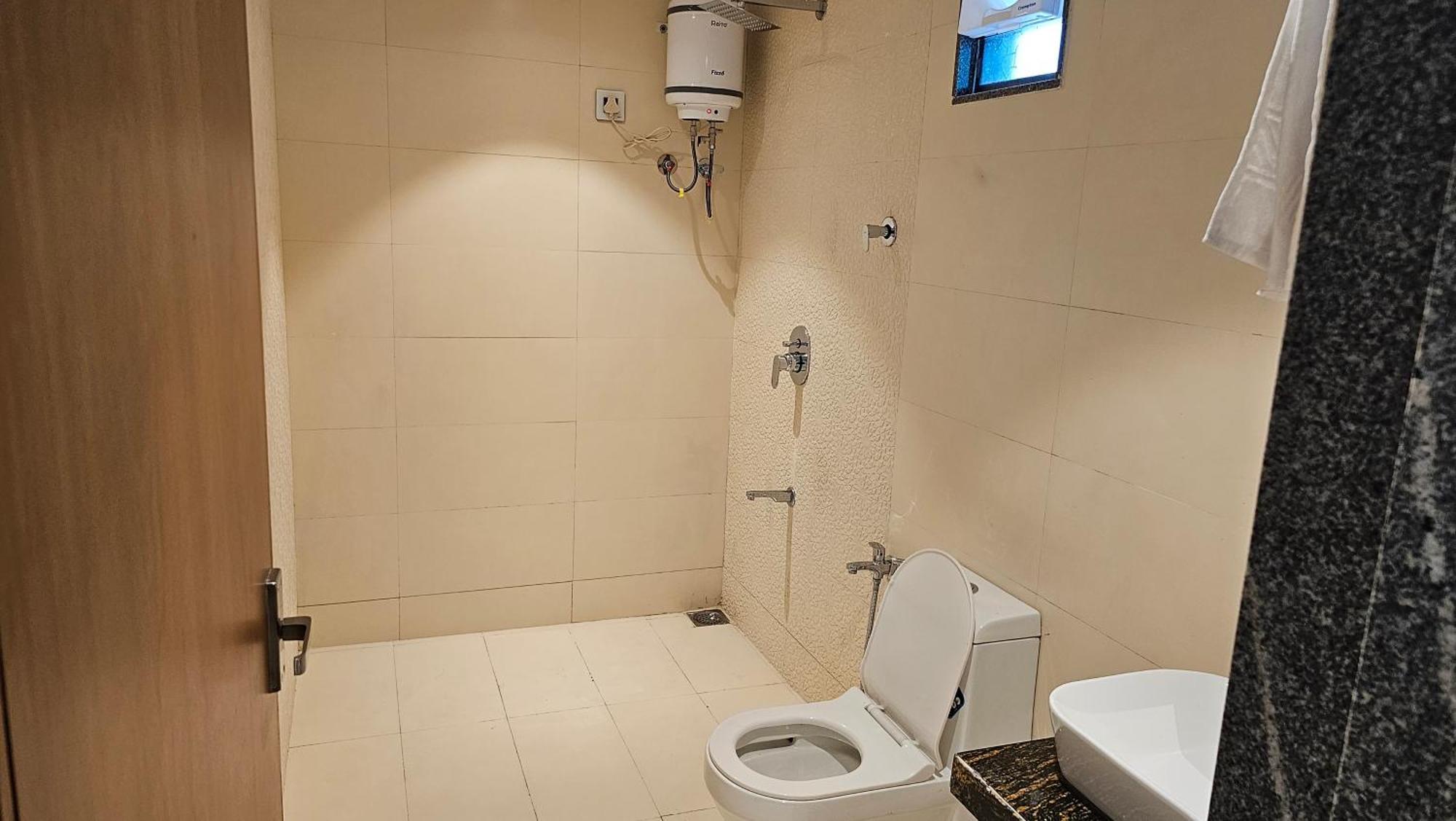 Rds Hotel Ahmadábád Kültér fotó